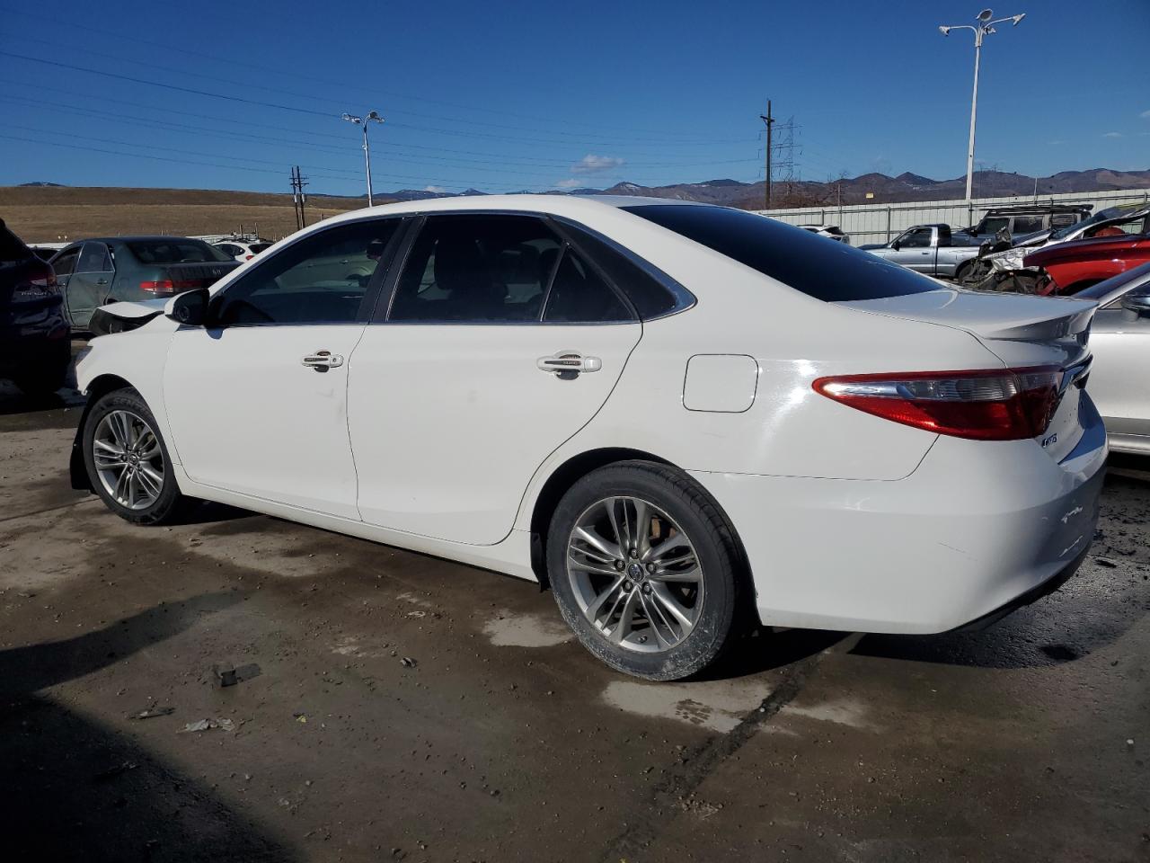 2015 TOYOTA CAMRY LE - Фото 2