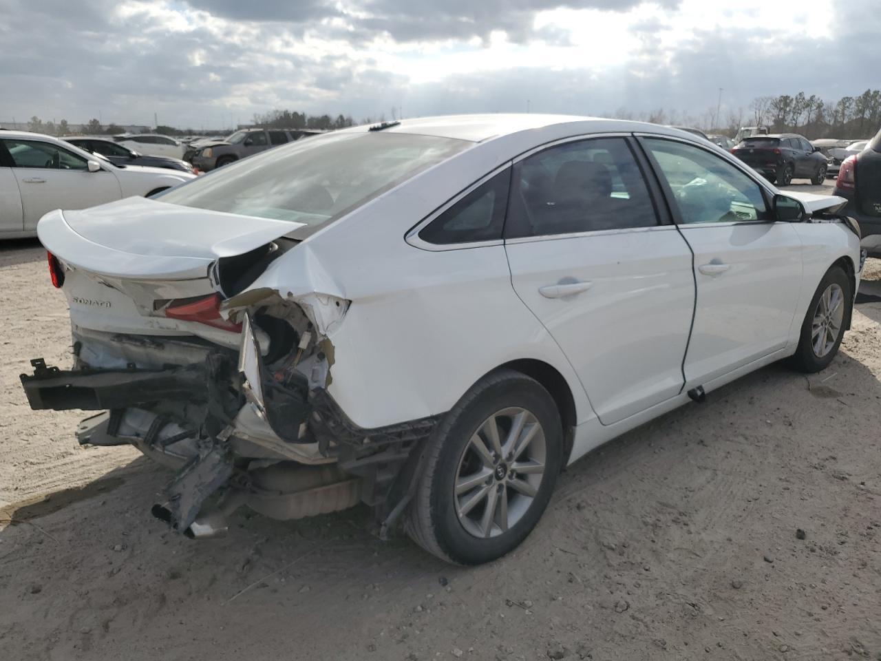 2017 HYUNDAI SONATA SE - Фото 3