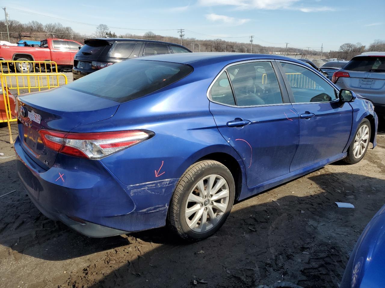 2018 TOYOTA CAMRY L - Фото 3