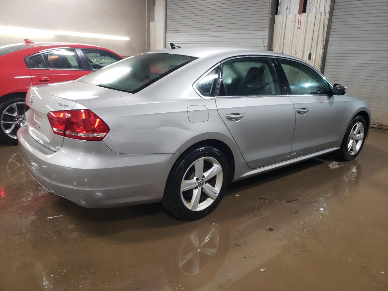 2014 VOLKSWAGEN PASSAT SE - Image 3