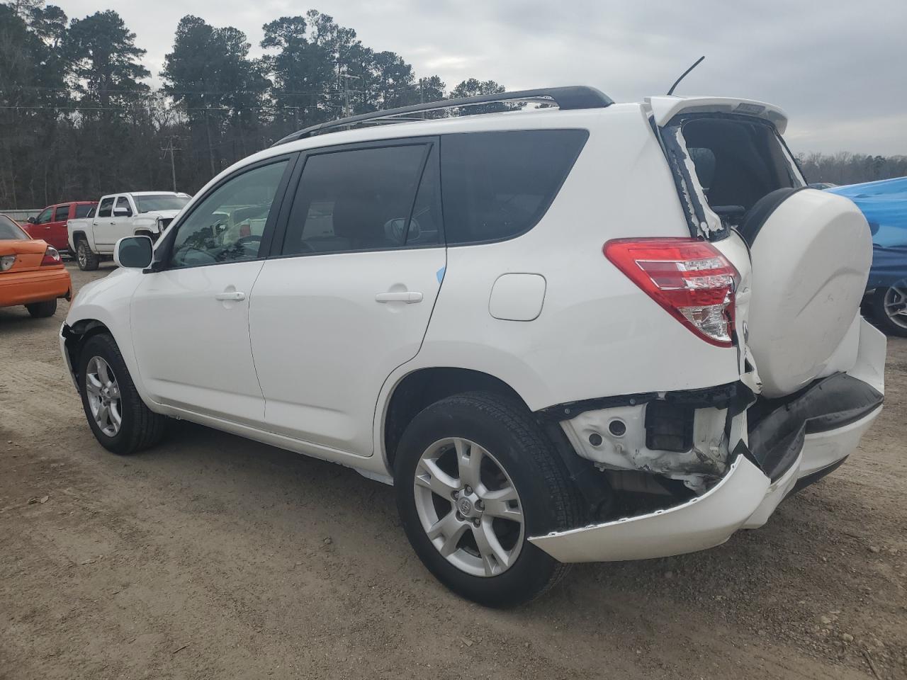 2011 TOYOTA RAV4 - Image 2