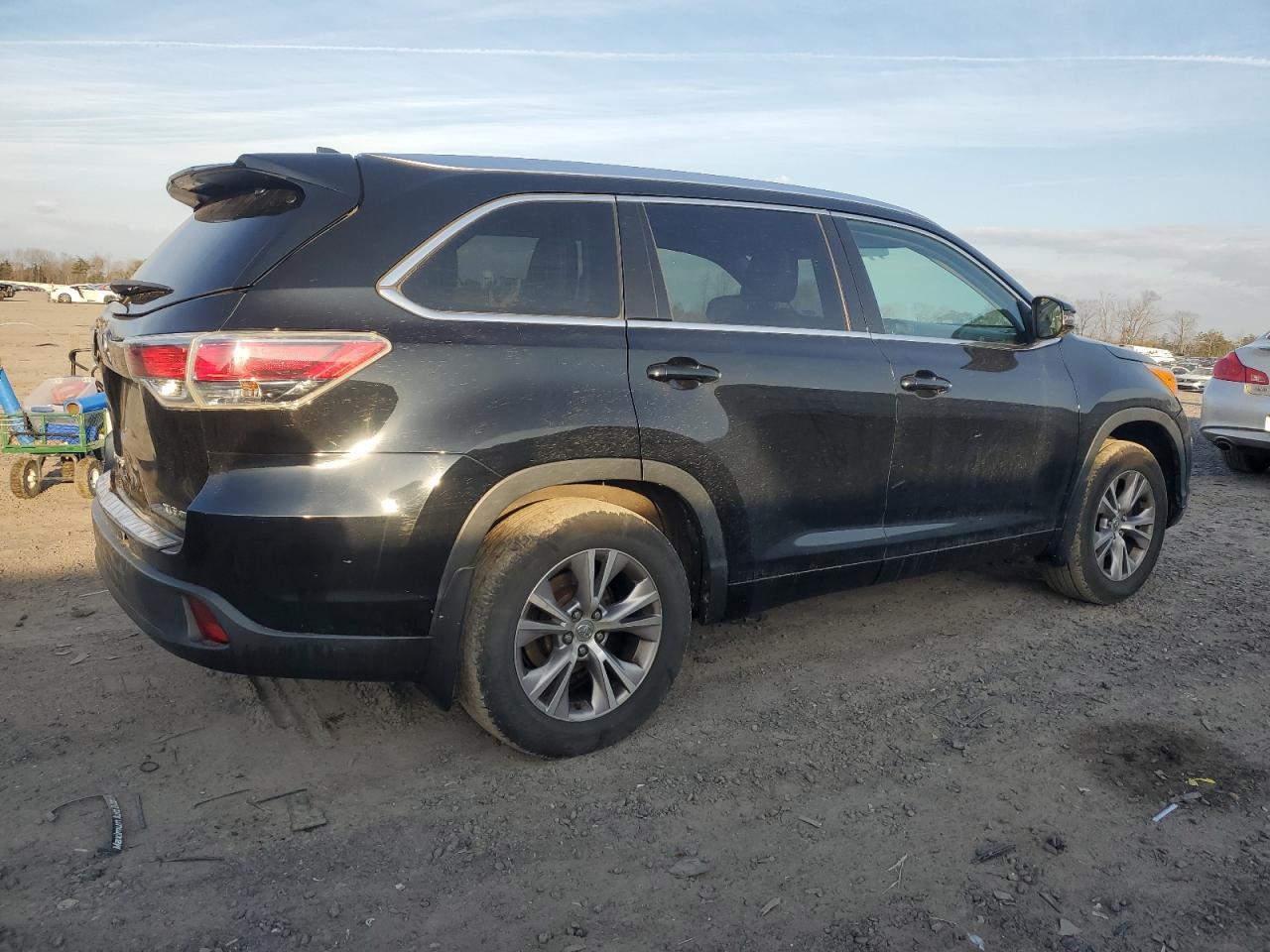 2015 TOYOTA HIGHLANDER - Фото 3
