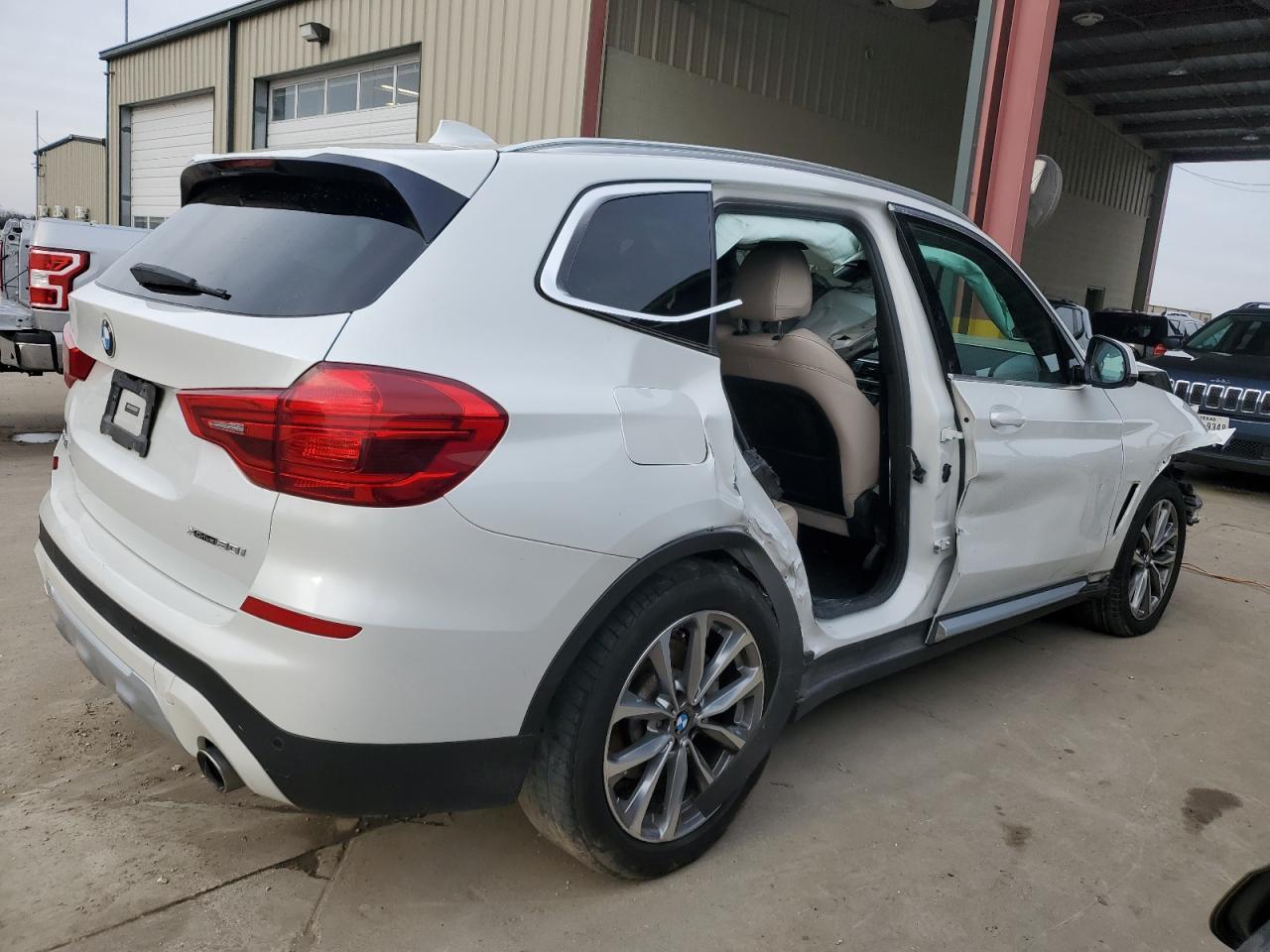 2019 BMW X3 XDRIVE3 - Фото 3