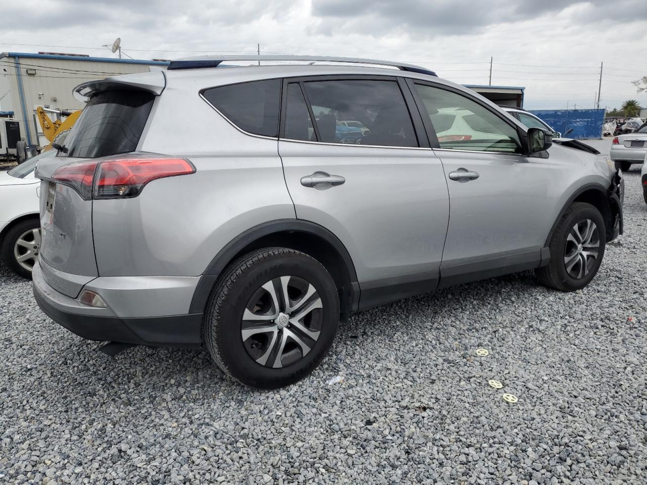 2018 TOYOTA RAV4 LE - Image 3