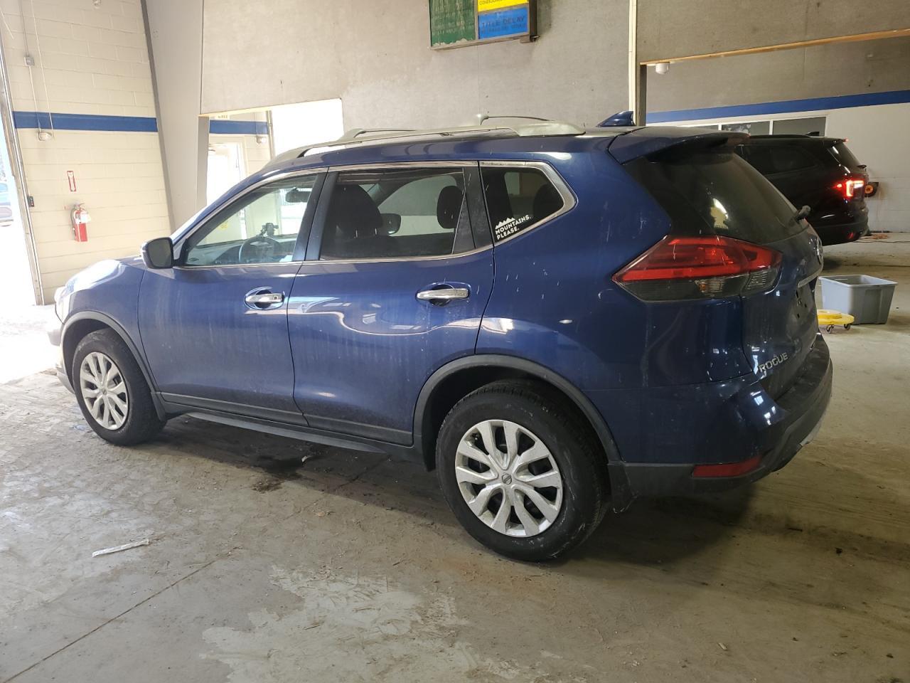 2017 NISSAN ROGUE S - Фото 2