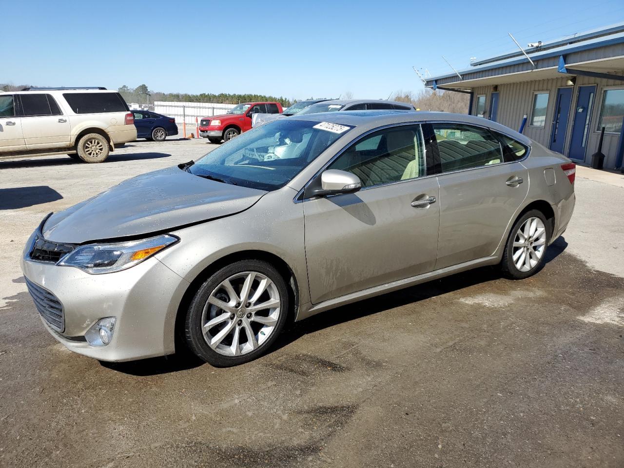 2015 TOYOTA AVALON XLE