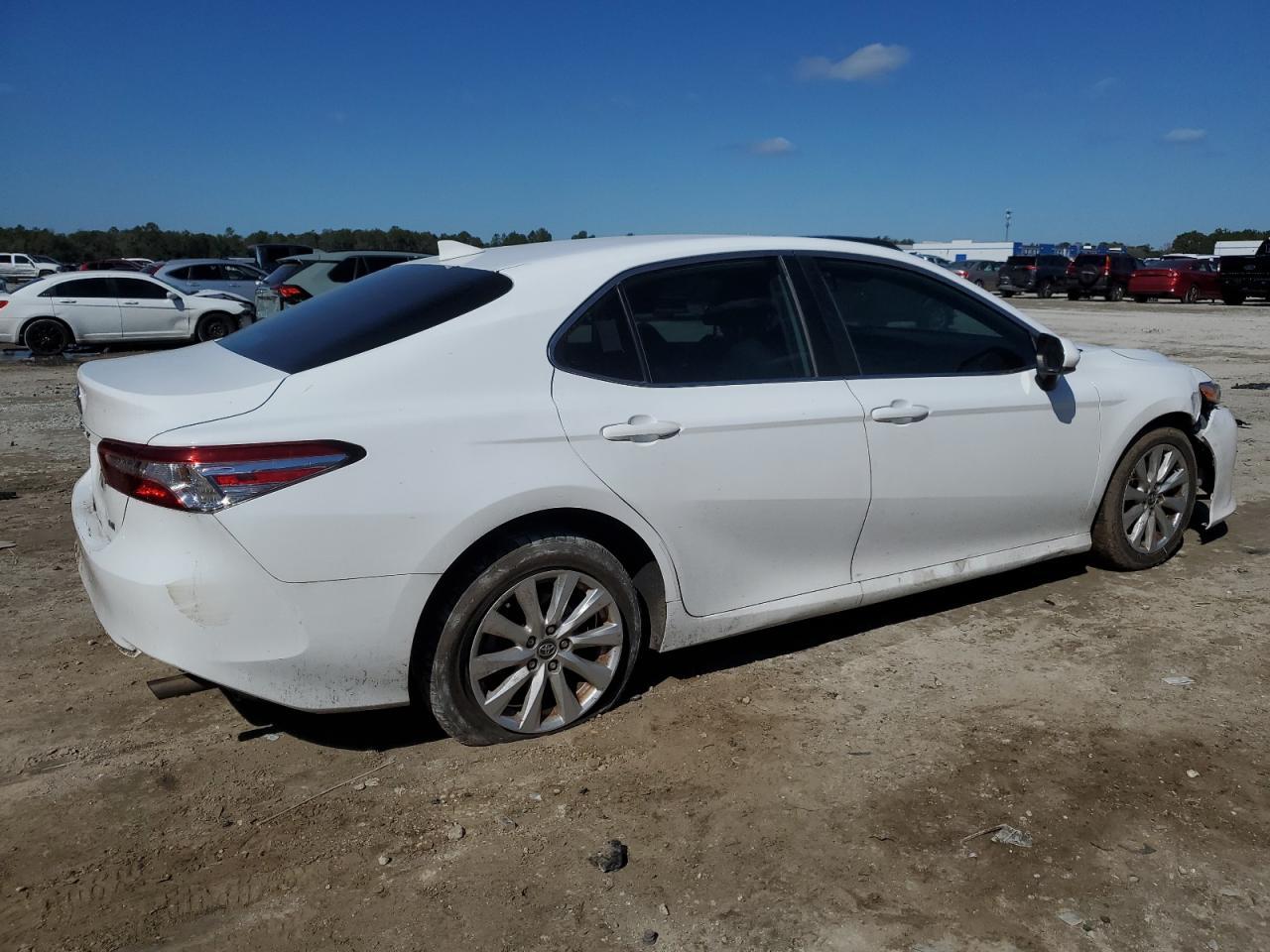 2020 TOYOTA CAMRY LE - Image 3