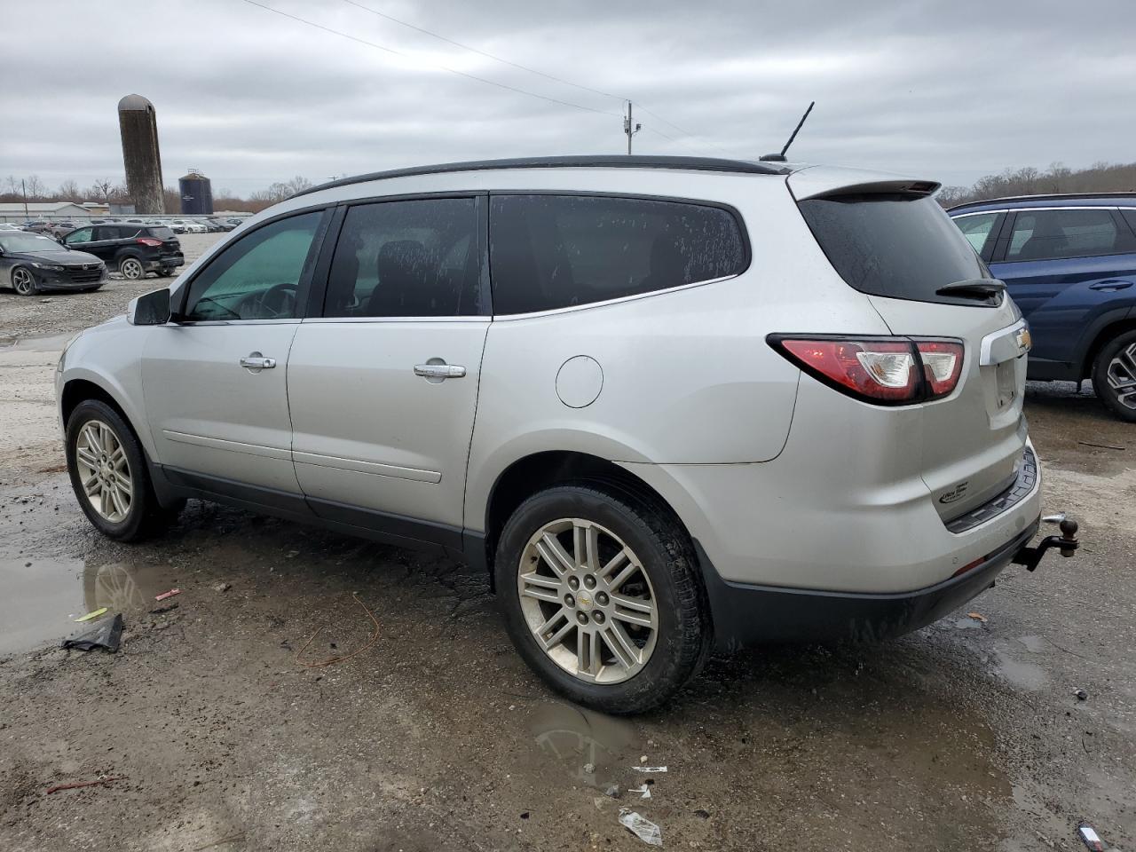 2015 CHEVROLET TRAVERSE L - Image 2