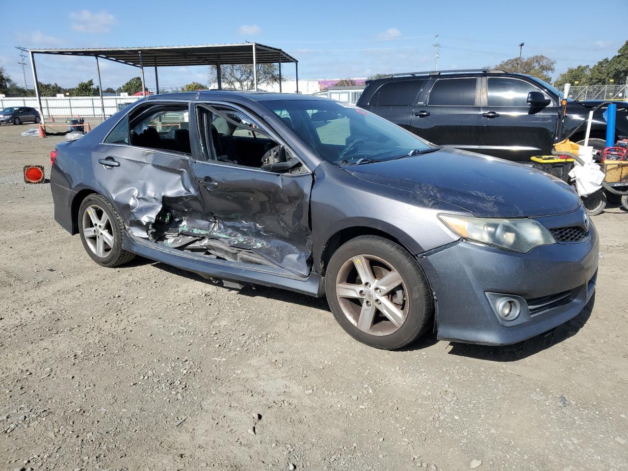 2013 TOYOTA CAMRY L - Фото 4