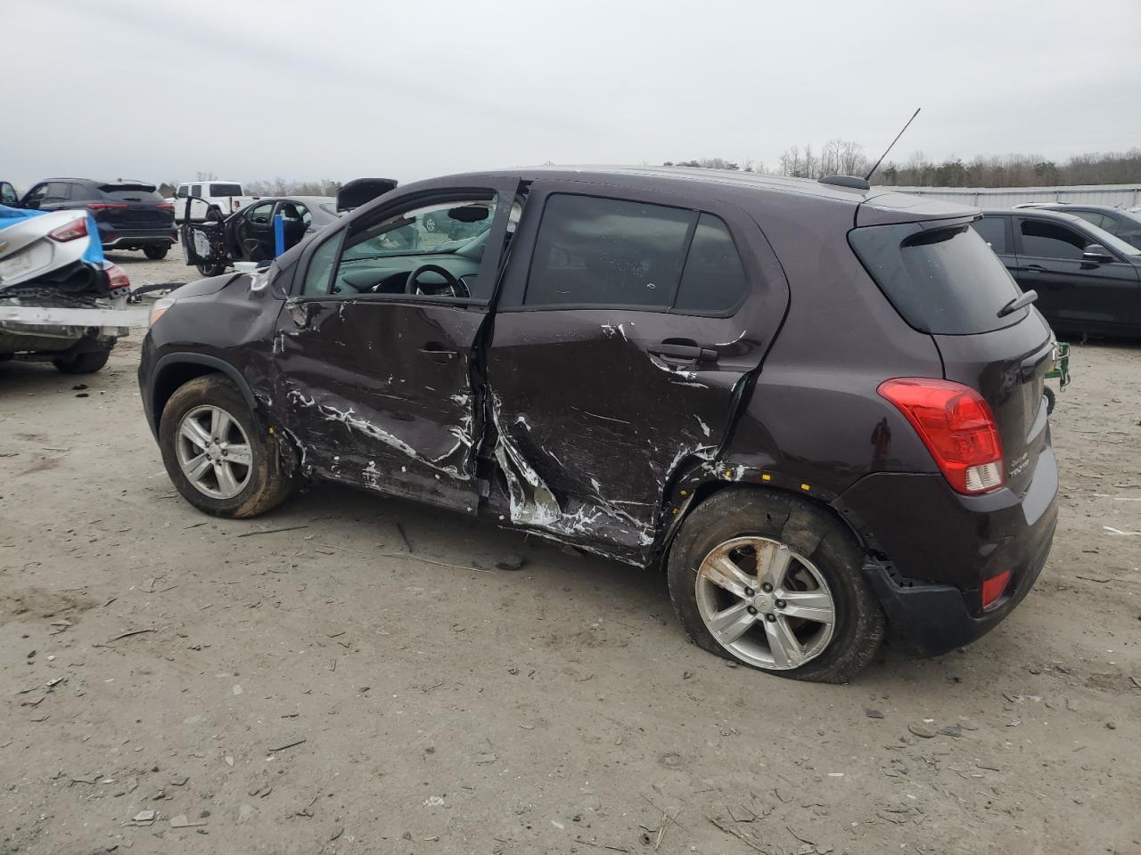 2021 CHEVROLET TRAX - Image 2
