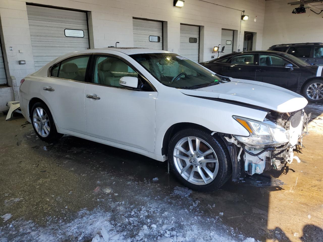 2011 NISSAN MAXIMA S - Image 4