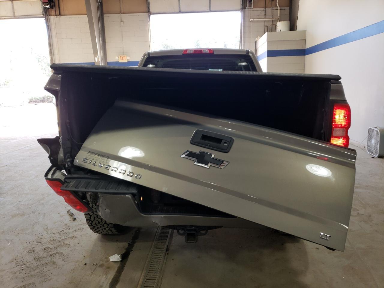 2017 CHEVROLET SILVERADO - Image 6
