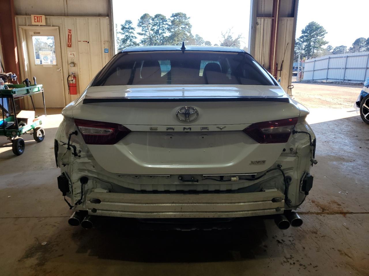 2018 TOYOTA CAMRY XSE - Image 6