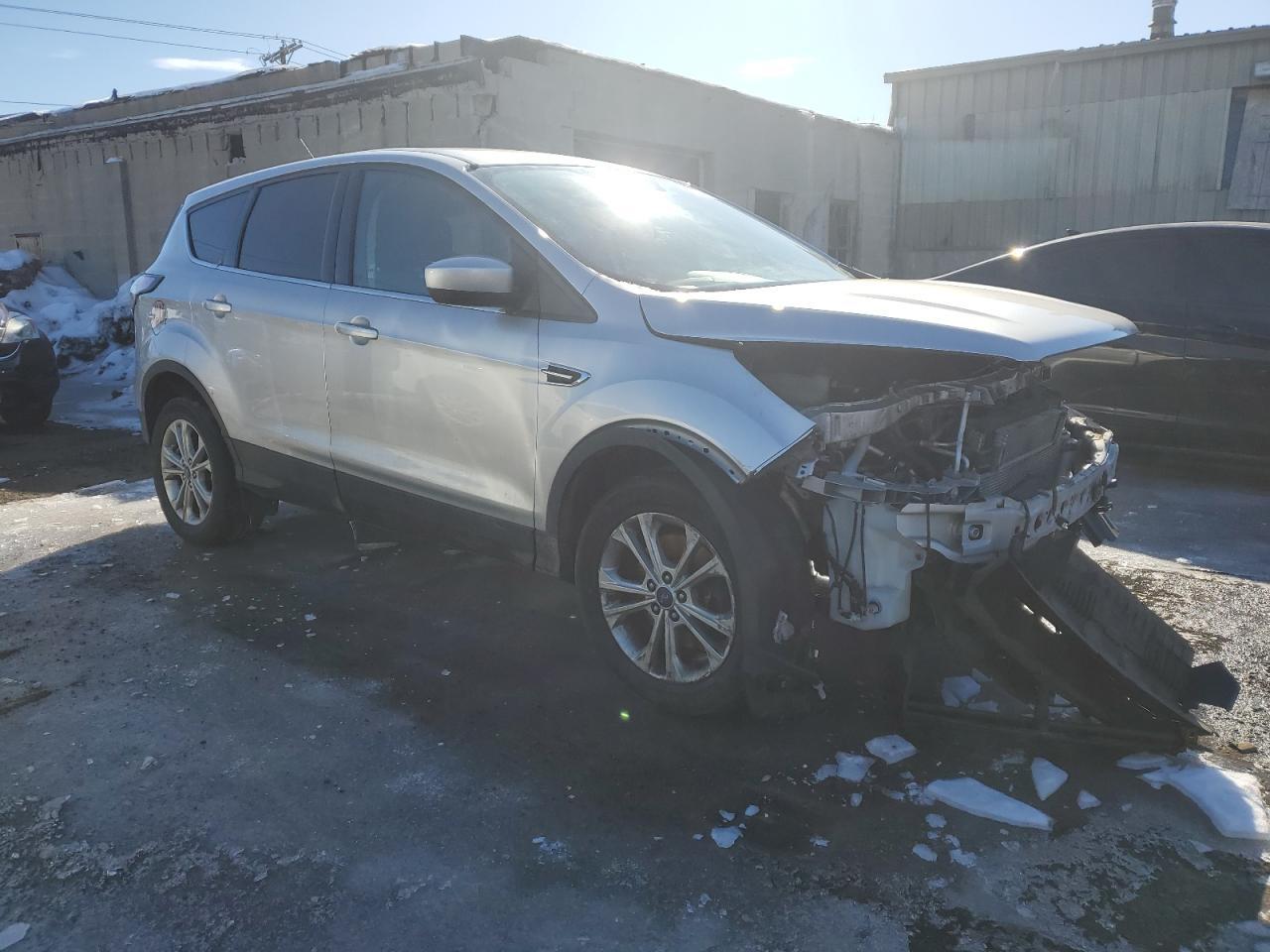 2017 FORD ESCAPE SE - Image 4