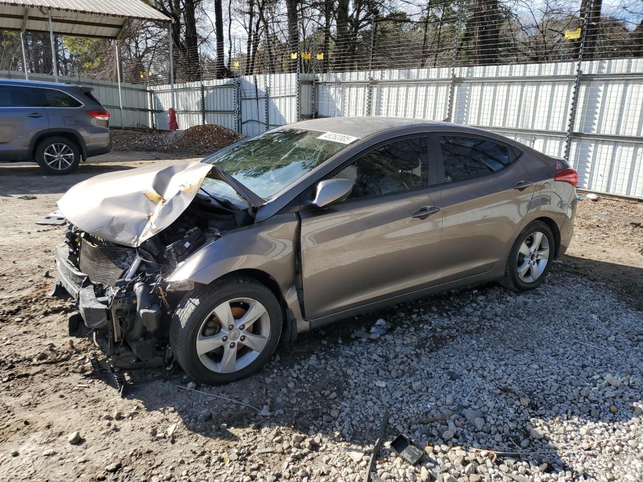 2013 HYUNDAI ELANTRA GL