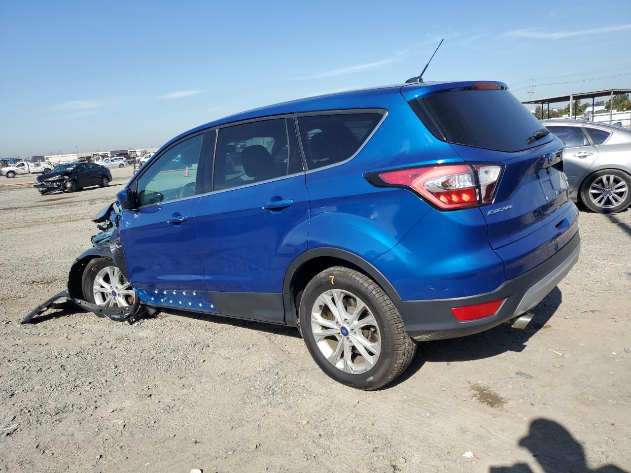 2017 FORD ESCAPE SE - Image 2
