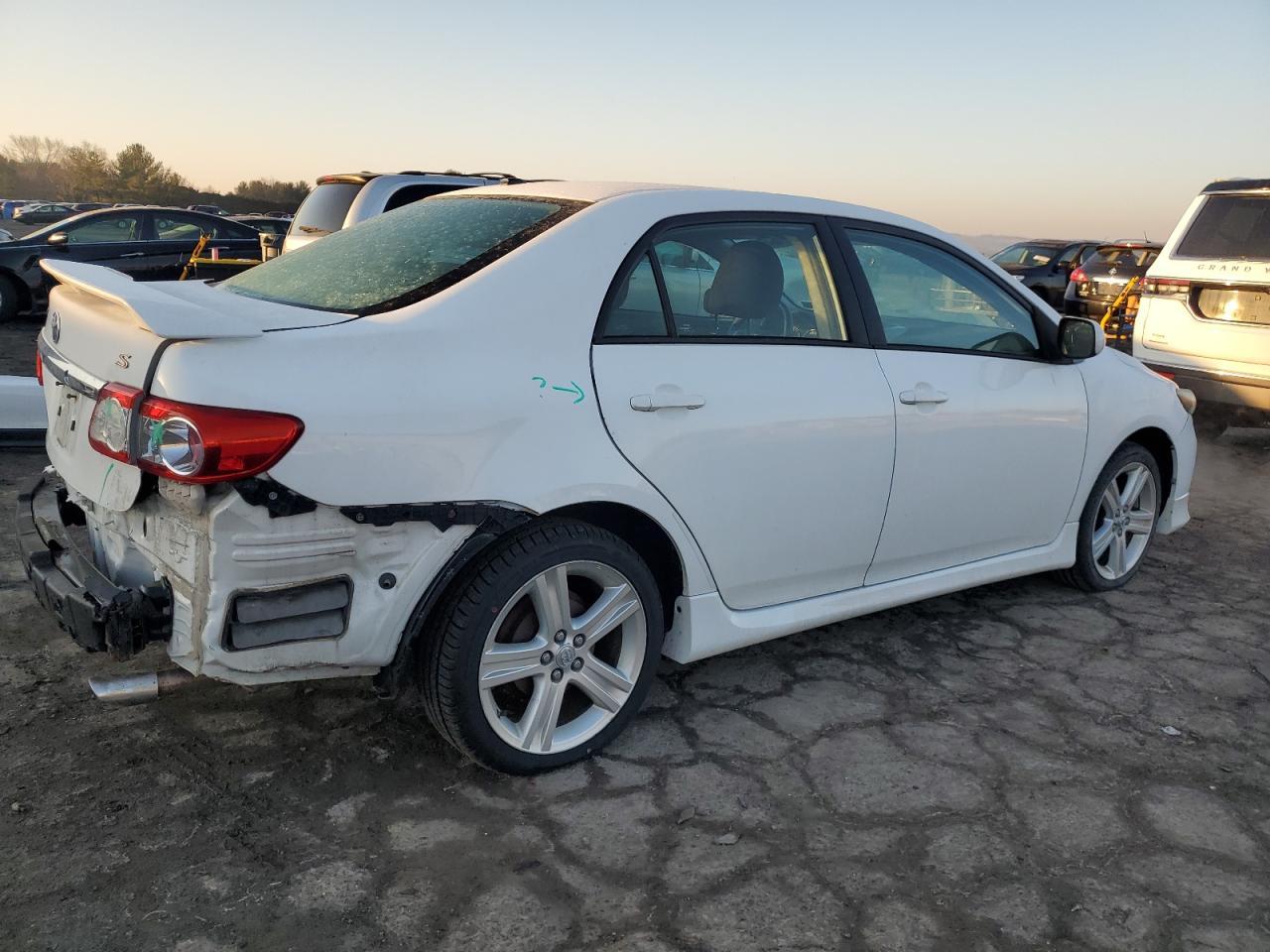 2013 TOYOTA COROLLA BA - Фото 3