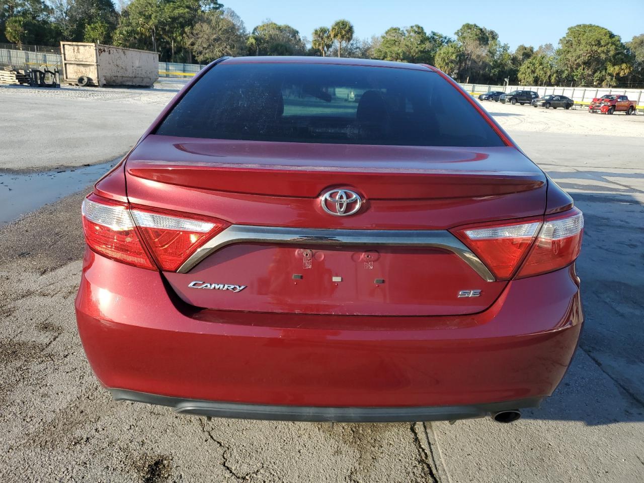 2016 TOYOTA CAMRY LE - Фото 6