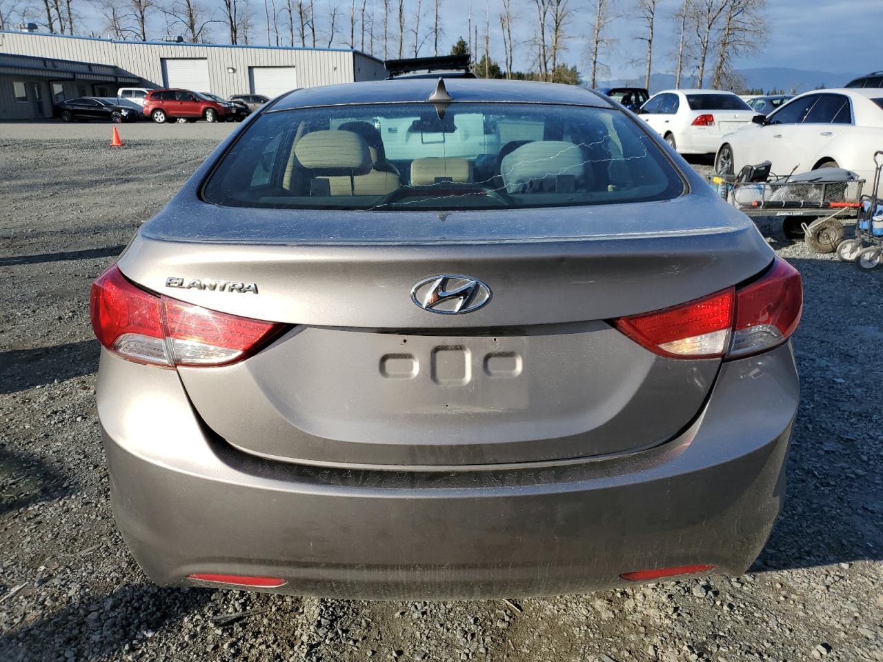2013 HYUNDAI ELANTRA GL - Image 6