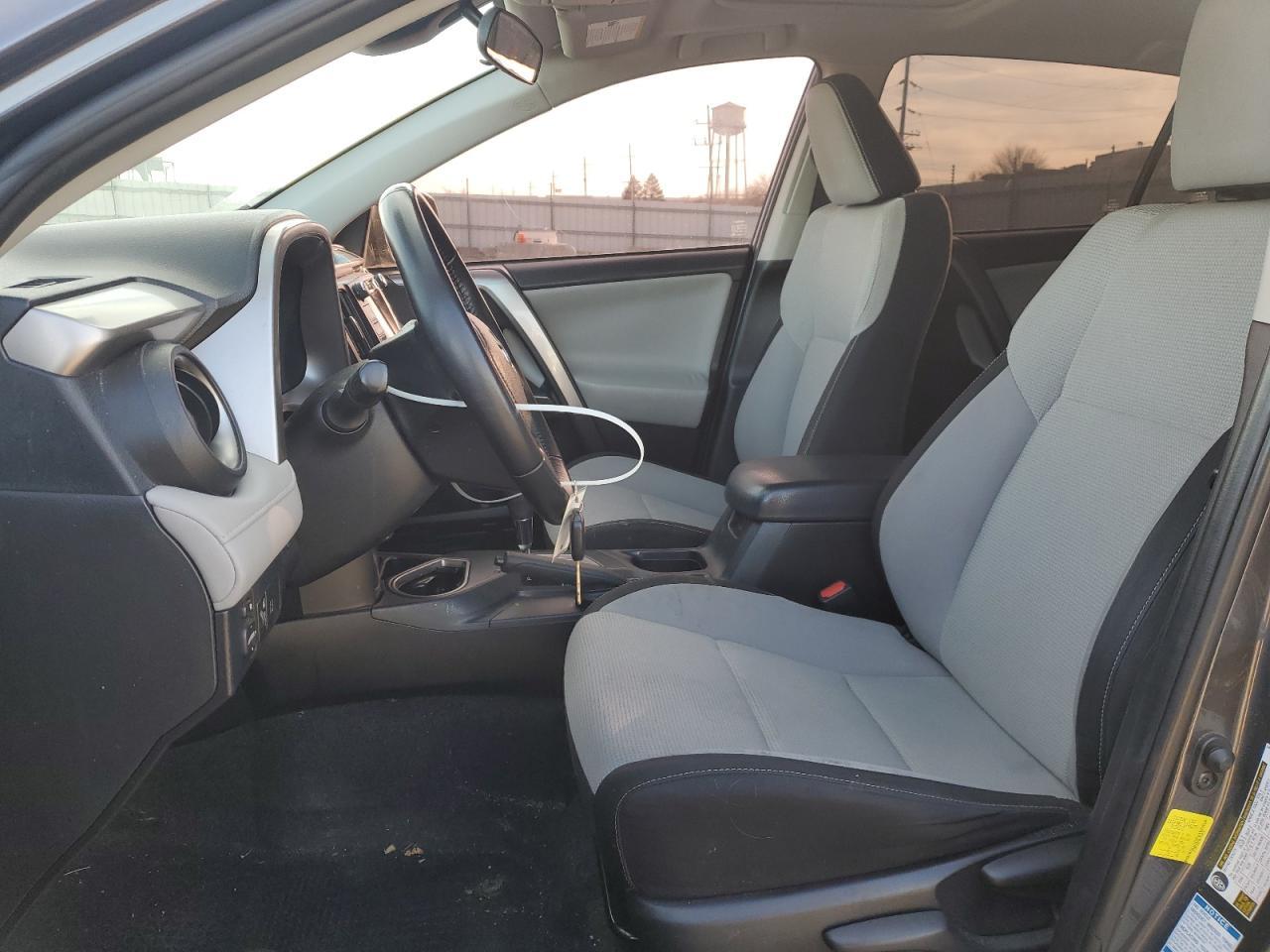 2017 TOYOTA RAV4 XLE - Фото 7