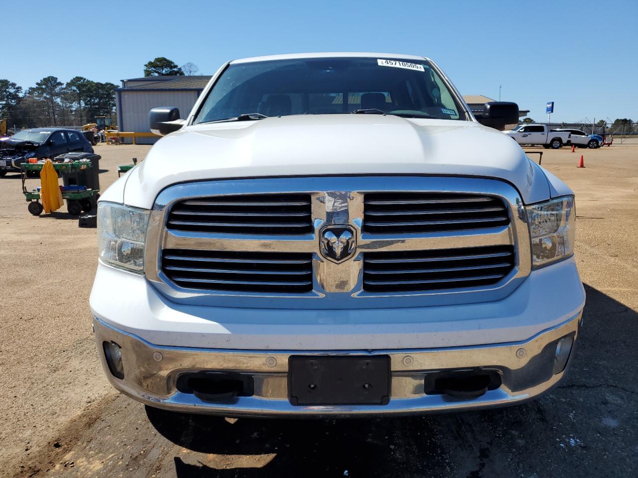 2017 RAM 1500 SLT - Image 5