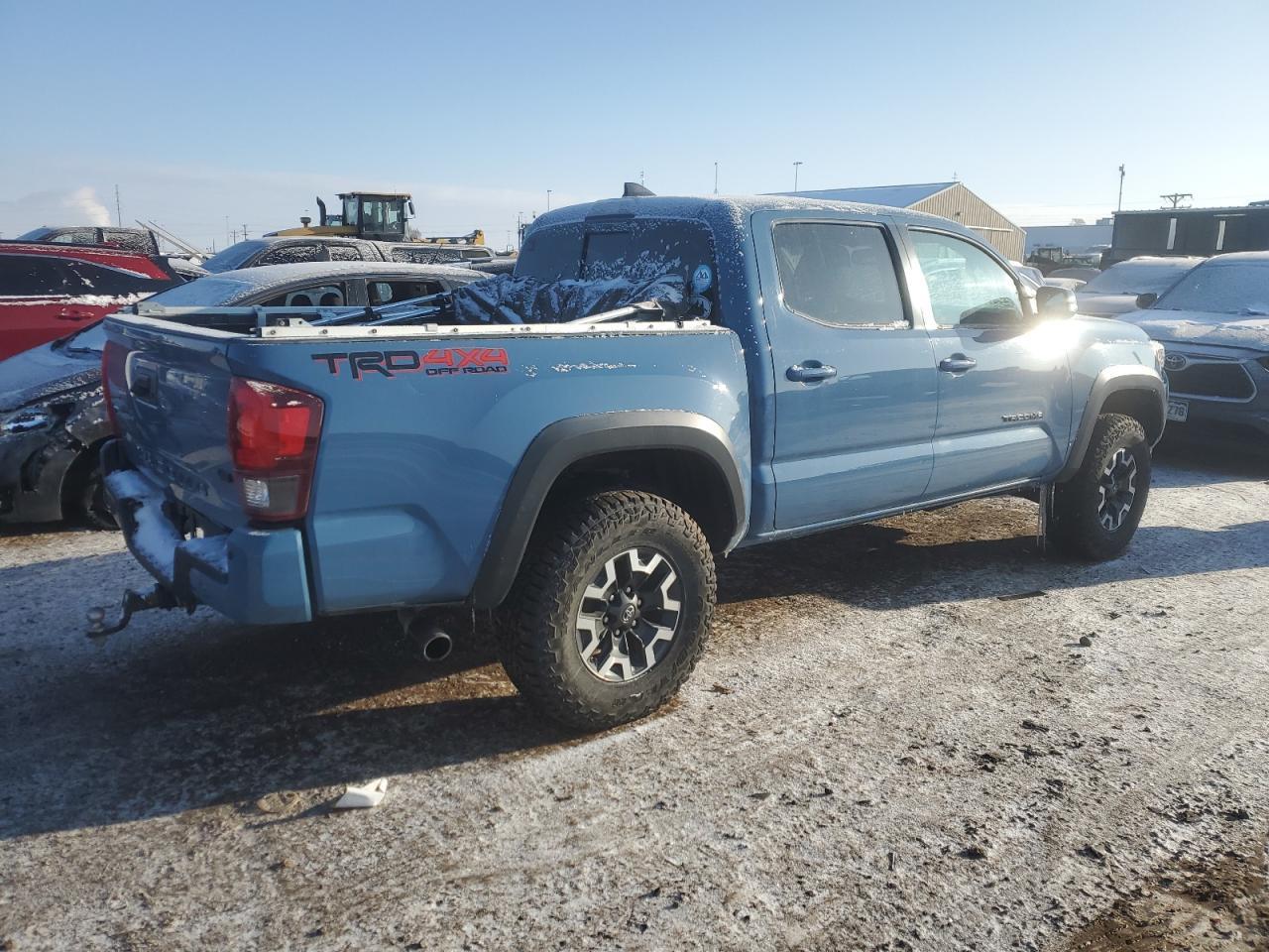 2019 TOYOTA TACOMA DOU - Фото 3