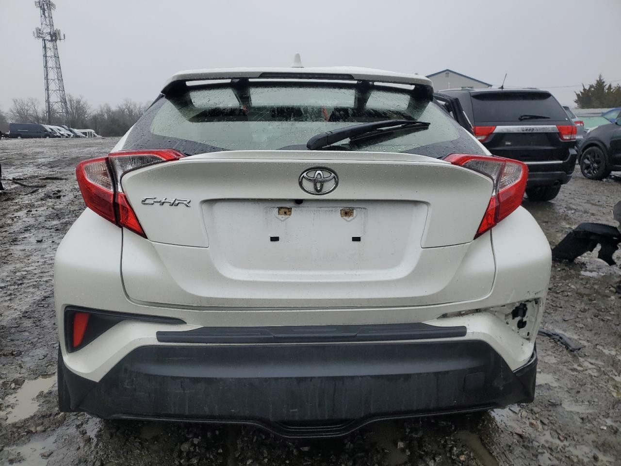 2021 TOYOTA C-HR XLE - Фото 6
