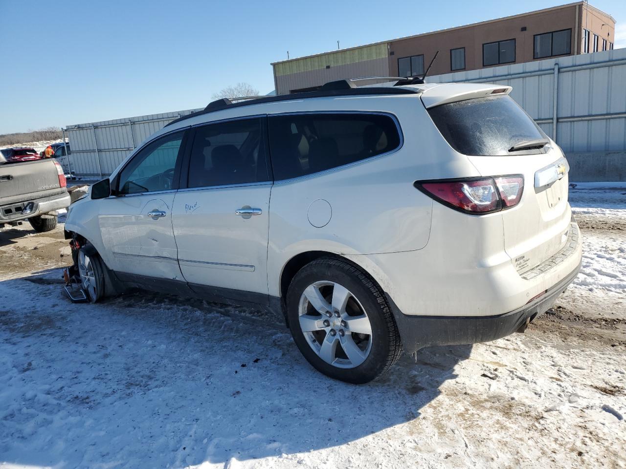 2015 CHEVROLET TRAVERSE L - Image 2