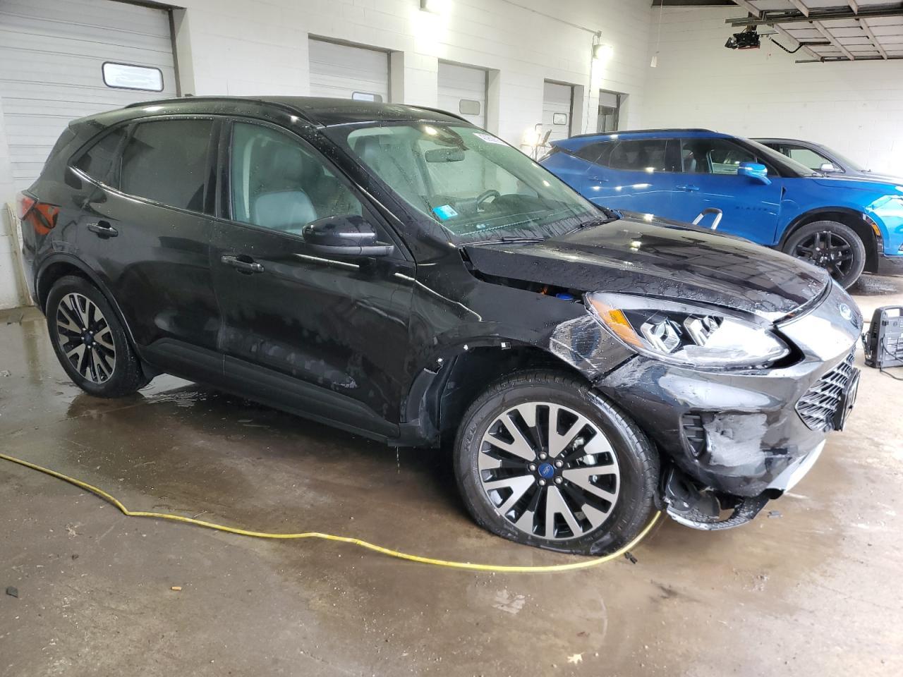 2020 FORD ESCAPE SE - Image 4