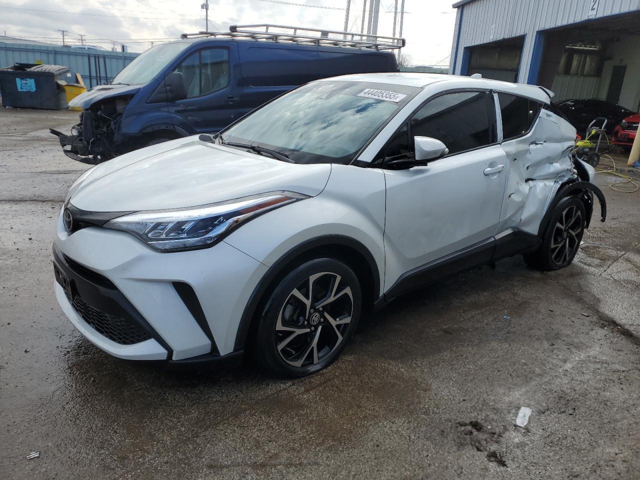 2021 TOYOTA C-HR XLE
