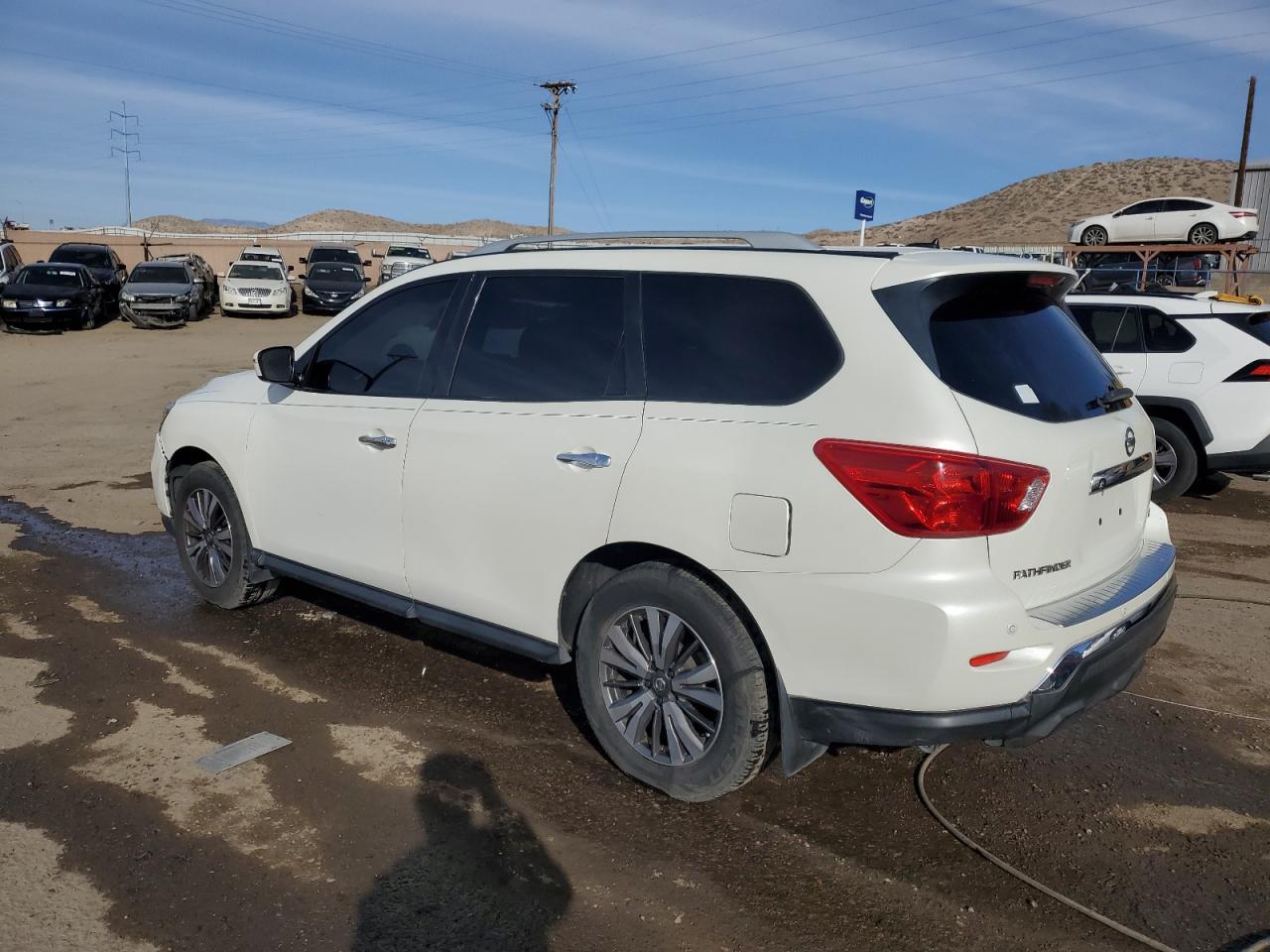 2018 NISSAN PATHFINDER - Фото 2