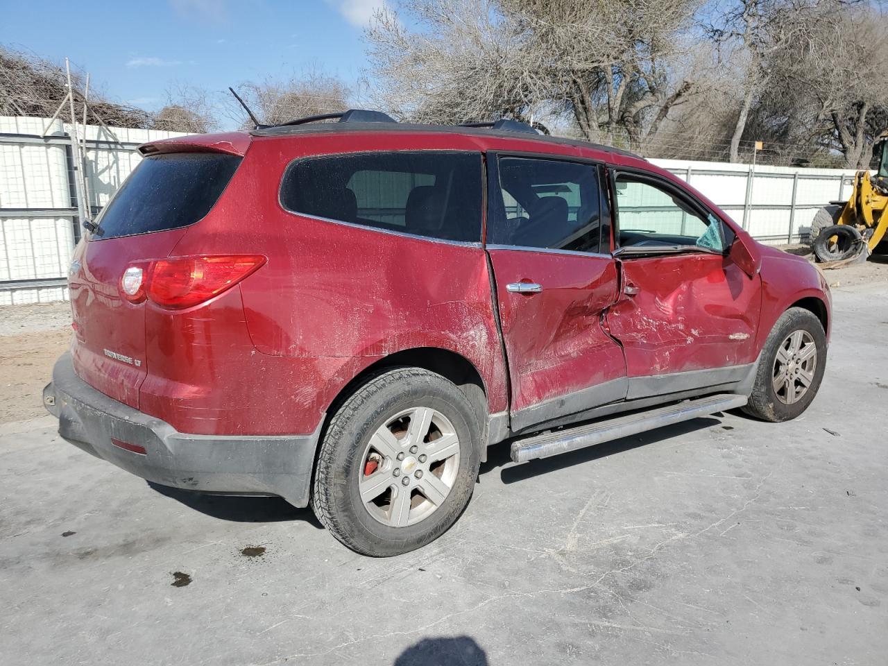 2012 CHEVROLET TRAVERSE L - Image 3