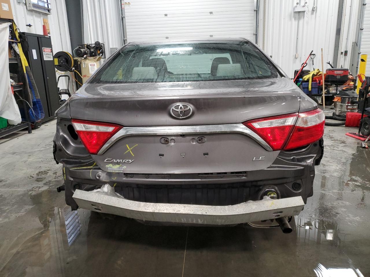 2017 TOYOTA CAMRY LE - Image 6