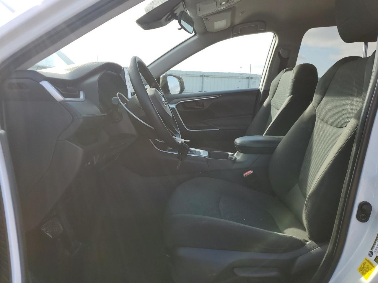 2023 TOYOTA RAV4 LE - Фото 7