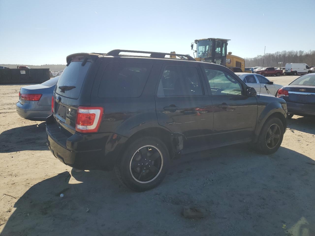 2010 FORD ESCAPE XLT - Image 3