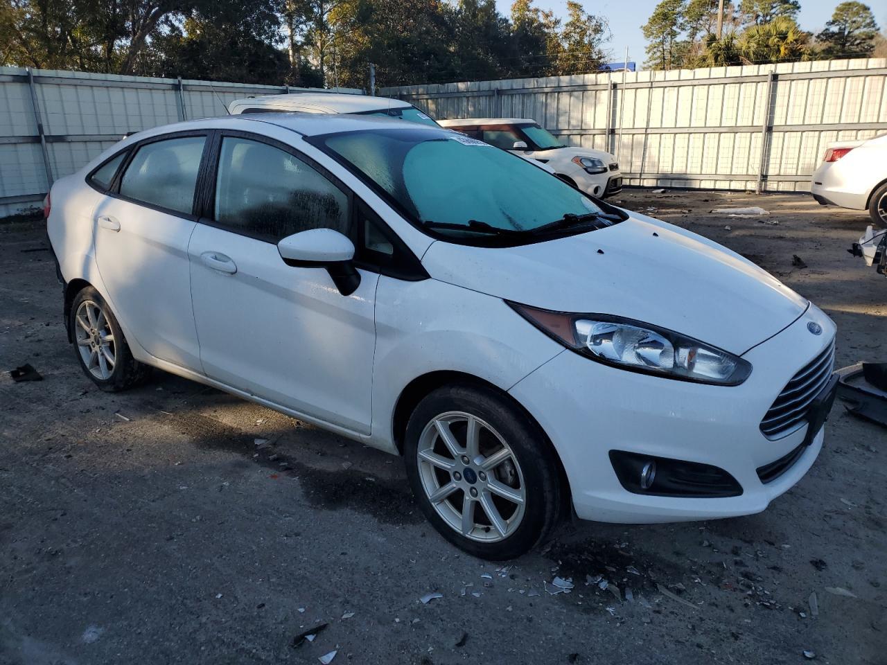 2019 FORD FIESTA SE - Image 4