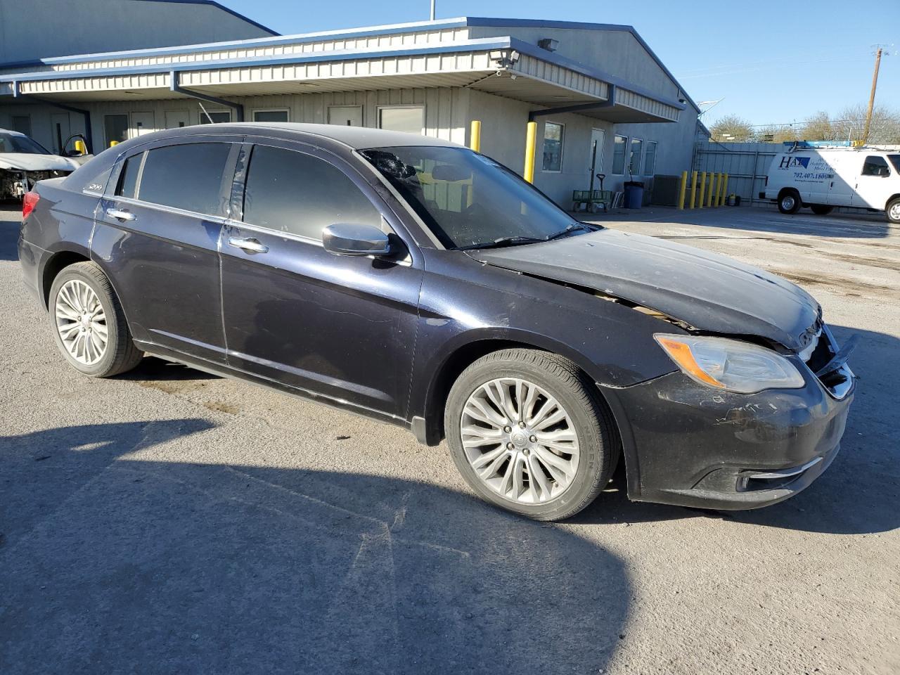 2012 CHRYSLER 200 LIMITE - Image 4