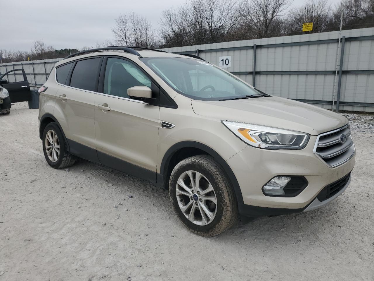 2017 FORD ESCAPE SE - Фото 4