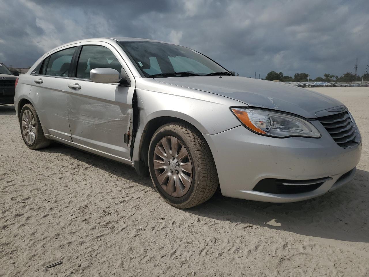 2012 CHRYSLER 200 LX - Image 4