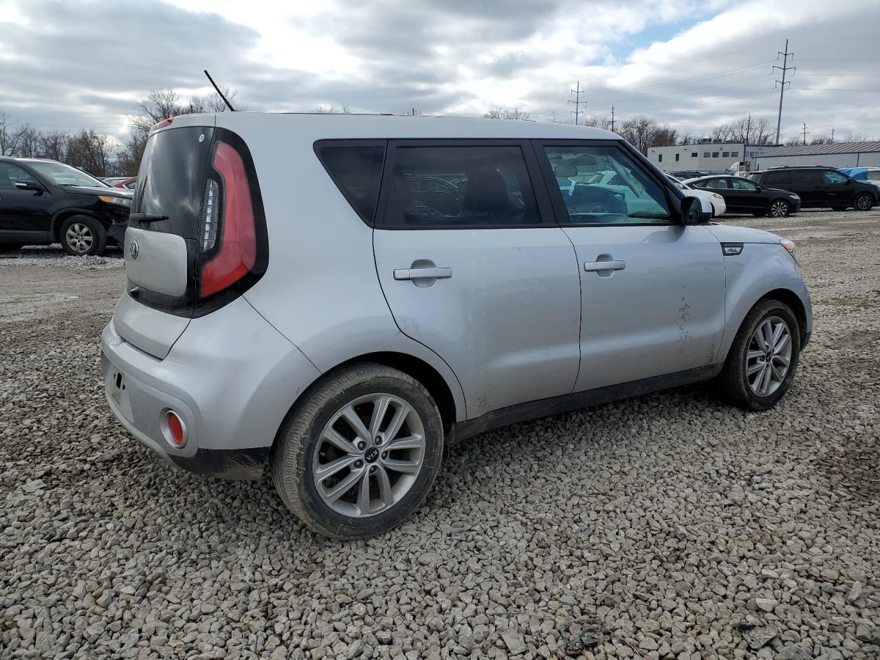 2019 KIA SOUL + - Image 3