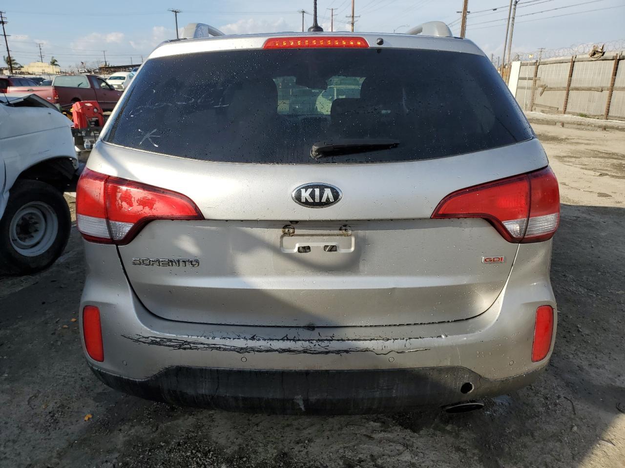 2015 KIA SORENTO LX - Image 6
