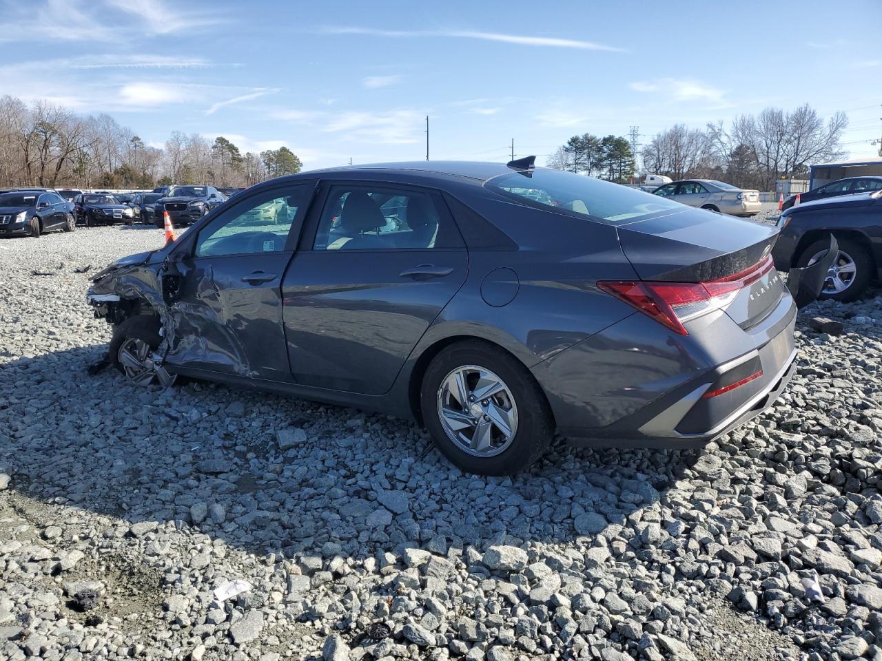 2024 HYUNDAI ELANTRA SE - Фото 2
