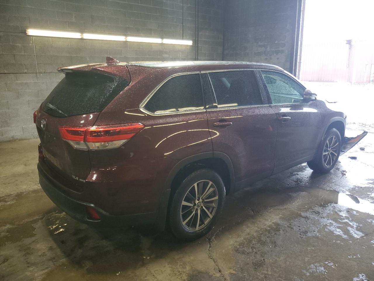 2019 TOYOTA HIGHLANDER - Image 3