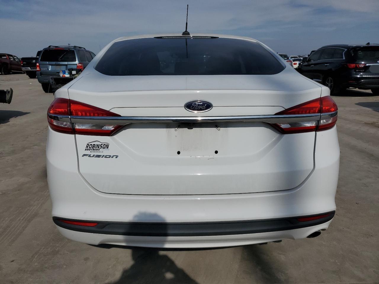 2017 FORD FUSION S - Image 6