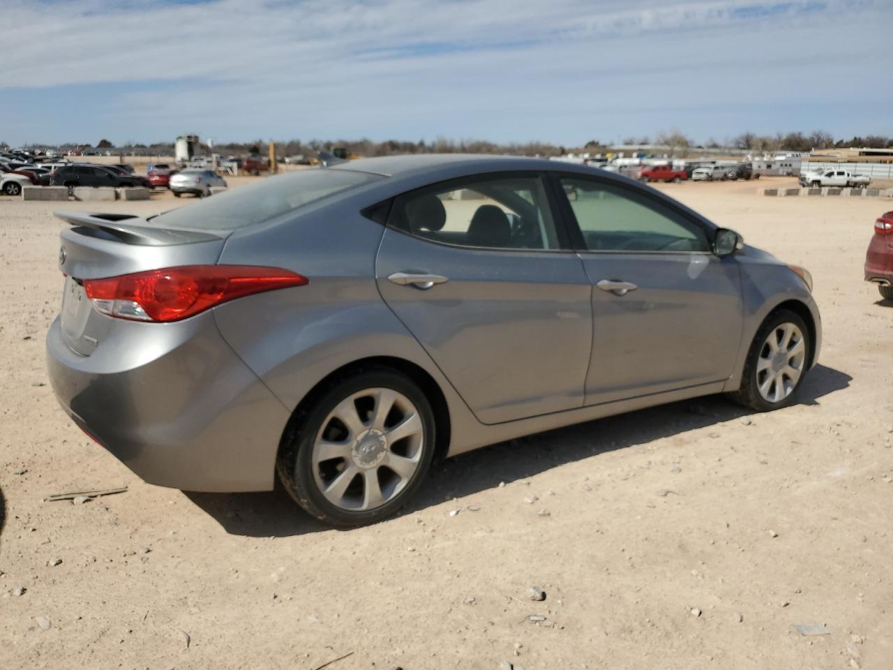 2013 HYUNDAI ELANTRA GL - Фото 3