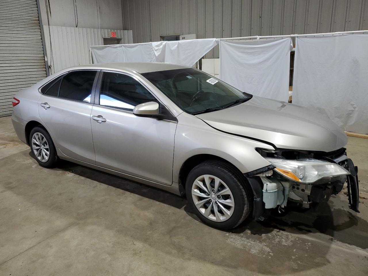 2017 TOYOTA CAMRY LE - Фото 4