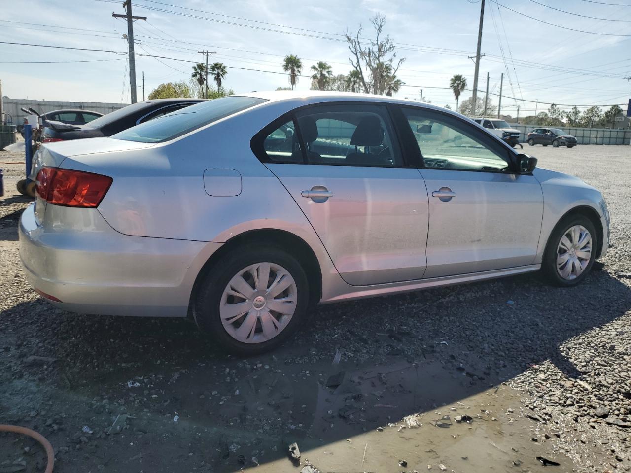 2013 VOLKSWAGEN JETTA BASE - Image 3