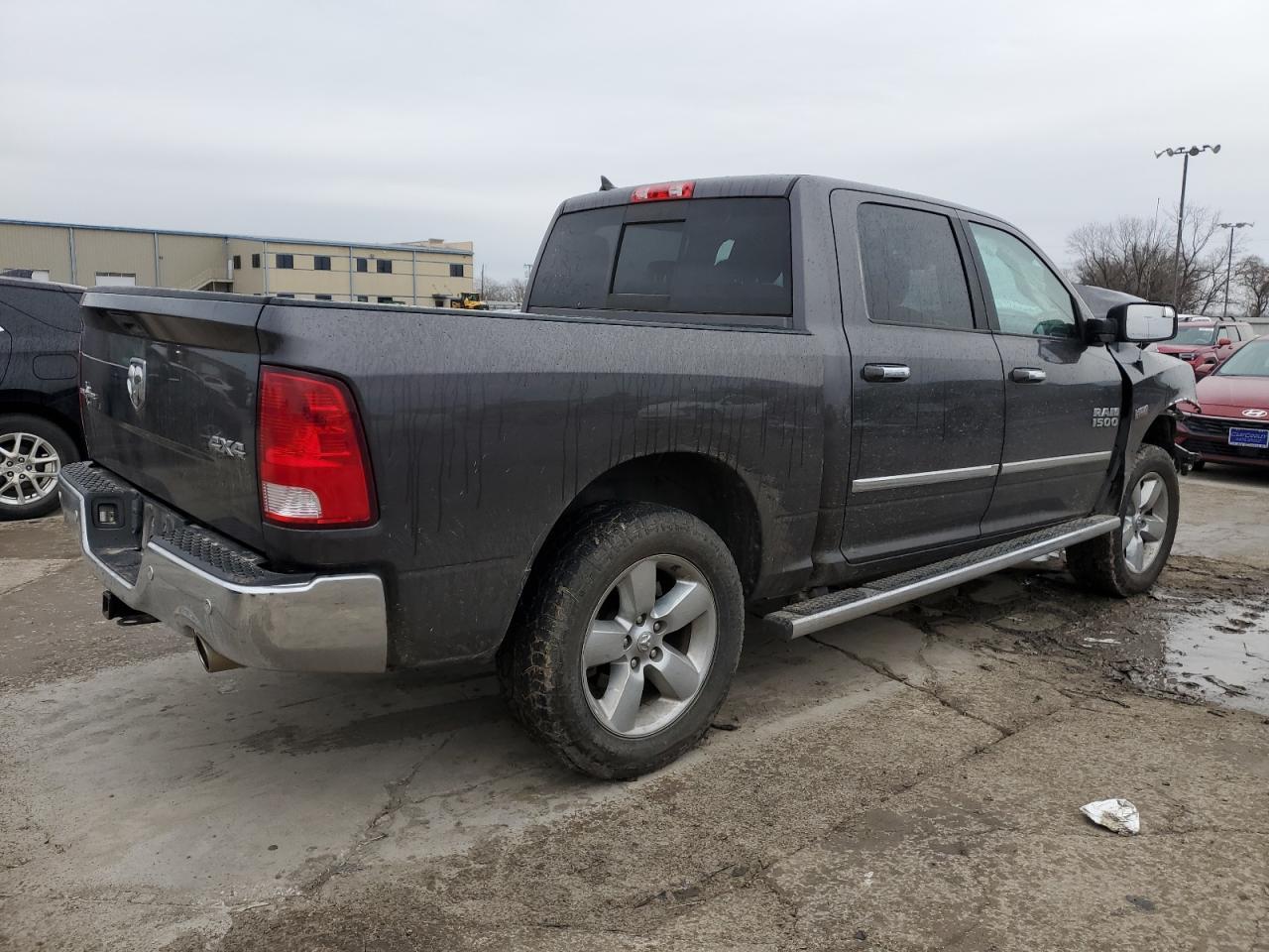 2017 RAM 1500 SLT - Image 3