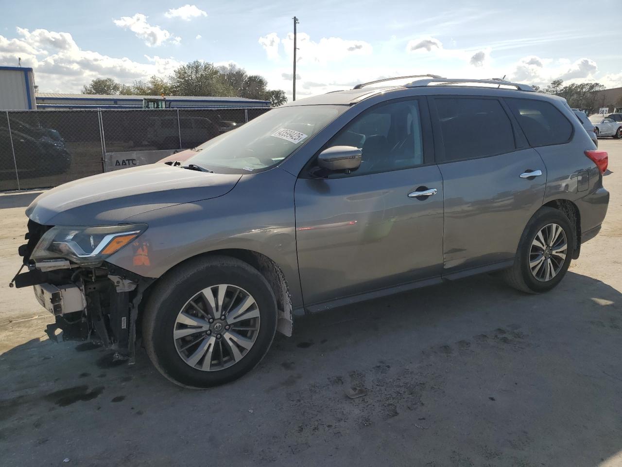 2017 NISSAN PATHFINDER