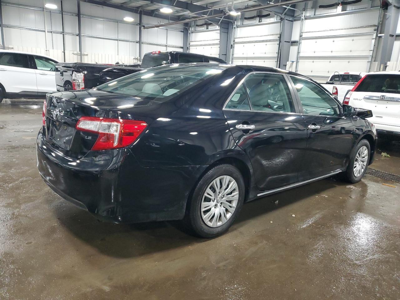 2014 TOYOTA CAMRY L - Image 3